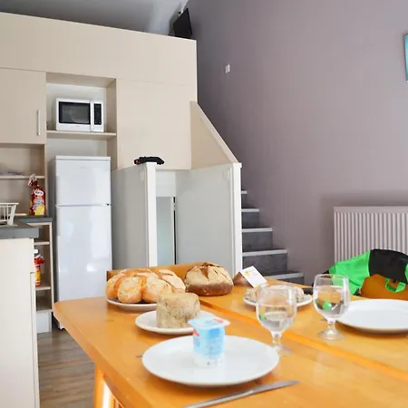 بيت للعطل Gite In Saint-Julien Near Scenic Auvergne *