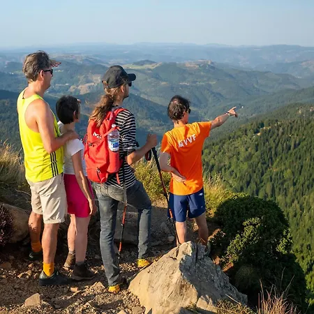 Gite In Saint-Julien Near Scenic Auvergne