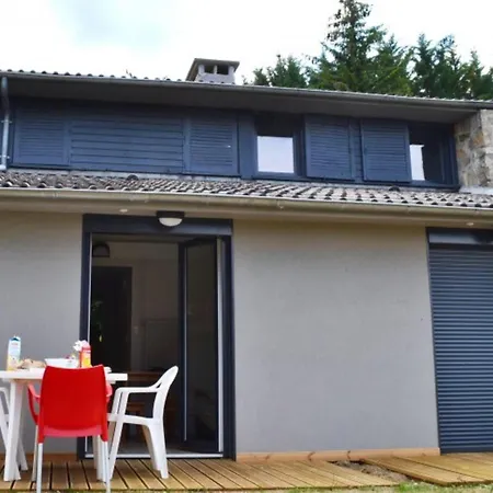 Gite In Saint-Julien Near Scenic Auvergne Saint-Julien-Chapteuil